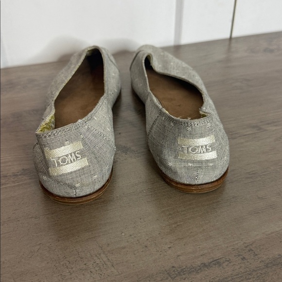 Toms Women's Light Grey Patterned Loafers - 8.5 - Picture 4 of 7